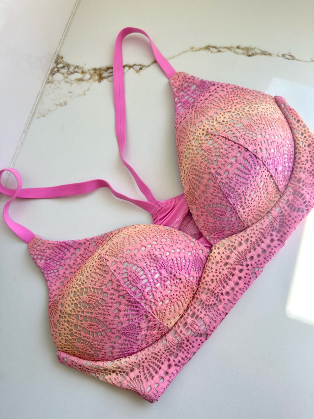 Victoria's Secret Body By Victoria Lightly Lined Plunge Bra 34D